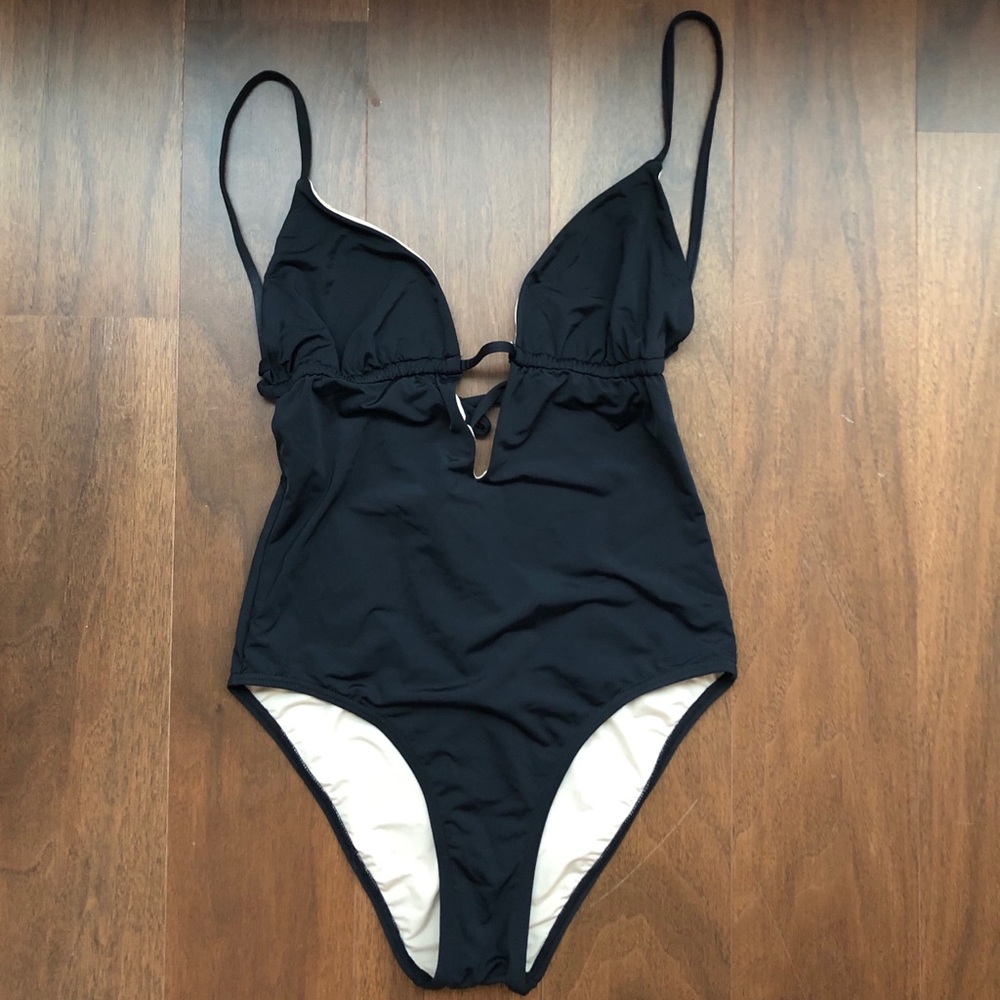 One piece Swimsuit - Picture 7 of 16
